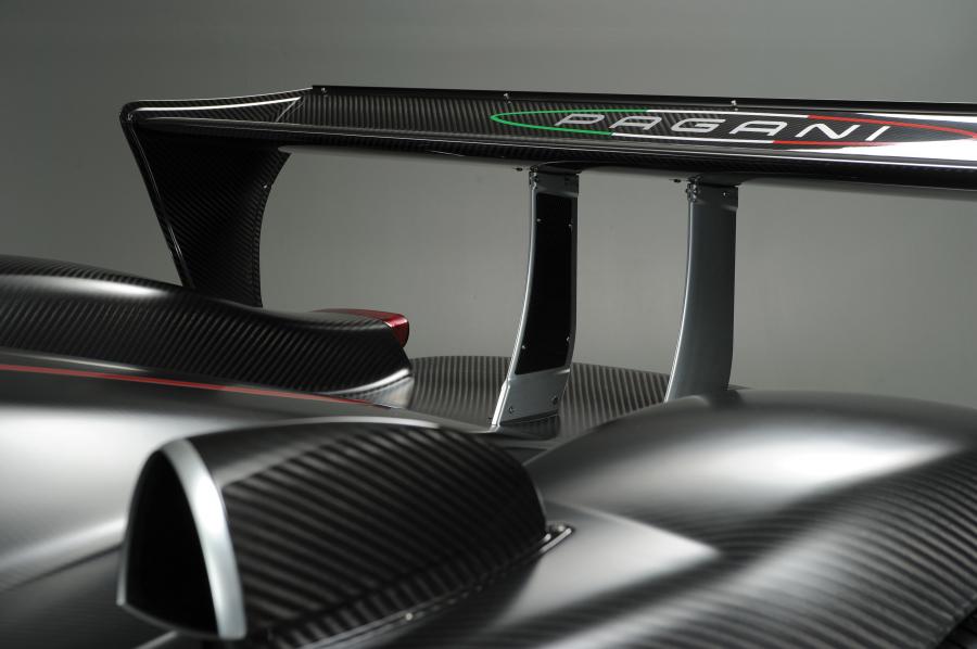  Pagani Zonda R 2010 года  (фото 9 из 14)